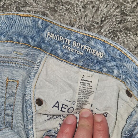 American Eagle Favorite Boyfriend Jeans 2 Short - Picture 3 of 3